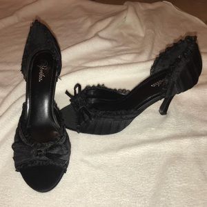 Size 9 small heels....